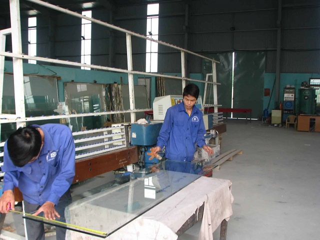 Kính Cường Lực Có Cắt Được Không? Quá Trình Kỹ Thuật Cắt Kính Cường Lực 1 Kính Cường Lực Có Cắt Được Không? Quá Trình Kỹ Thuật Cắt Kính Cường Lực