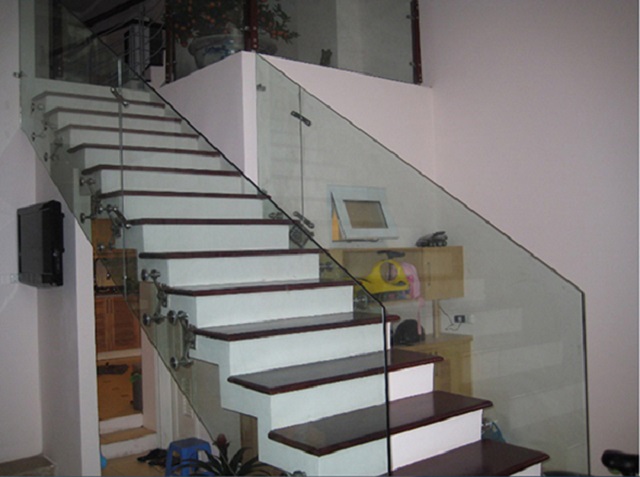 Top Mẫu Lan Can Cầu Thang Kính Đẹp Nhất Hiện Nay