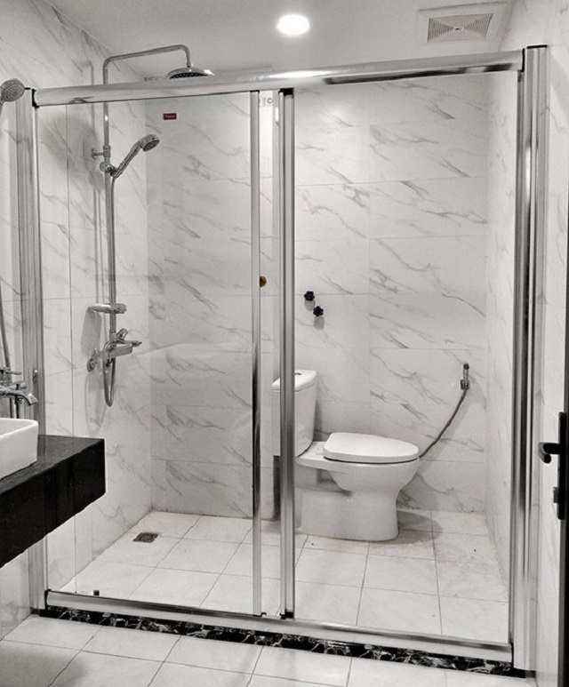 Top Mẫu Phòng Tắm Kính Đẹp Nhất Hiện Nay Mà Bạn Không Nên Bỏ Qua 3 Top Mẫu Phòng Tắm Kính Đẹp Nhất Hiện Nay Mà Bạn Không Nên Bỏ Qua