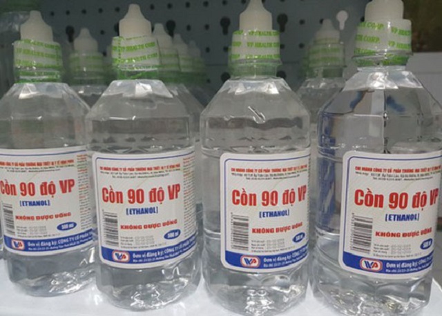 Hướng Dẫn Vệ Sinh Và Bảo Quản Kính Ốp Bếp Đúng Cách