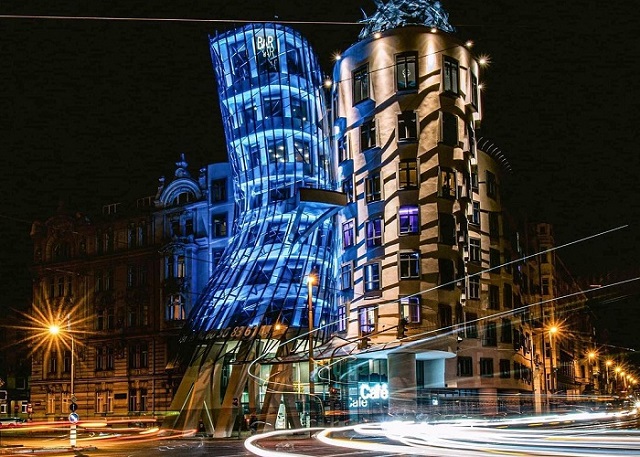 Những Tòa Nhà Làm Bằng Kính Cường Lực Nổi Tiếng Trên Thế Giới 7 Những Tòa Nhà Làm Bằng Kính Cường Lực Nổi Tiếng Trên Thế Giới